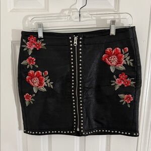 American Eagle Embroidery Black Faux Leather Skirt with Red Floral Design Size 8